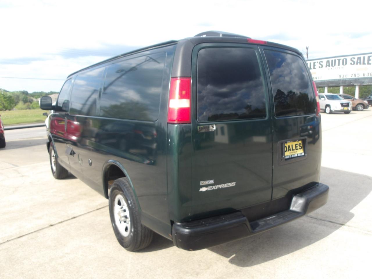 Chevrolet Express Cargo Van RWD 1500 135" 2007