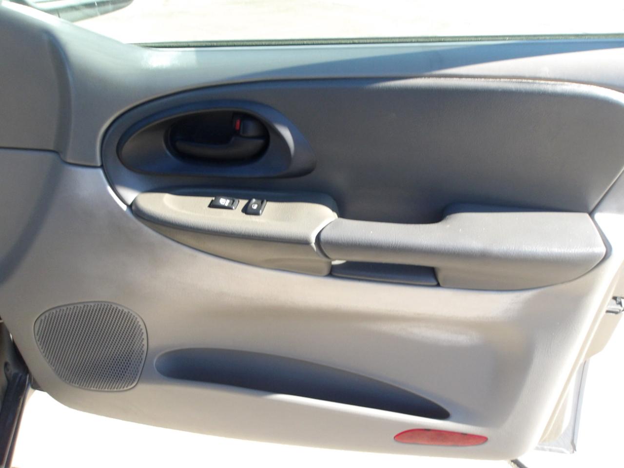 Chevrolet TrailBlazer 4dr 2WD LS 2002