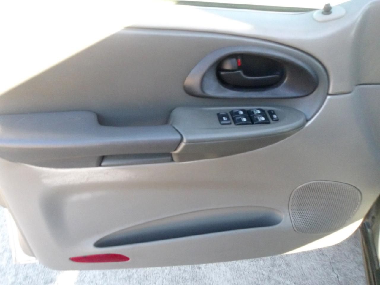 Chevrolet TrailBlazer 4dr 2WD LS 2002