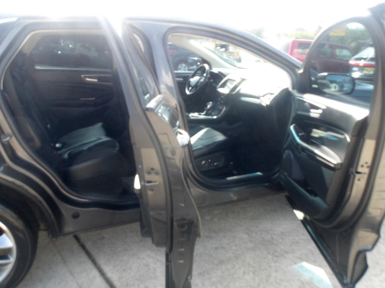 Ford Edge 4dr Titanium FWD 2015