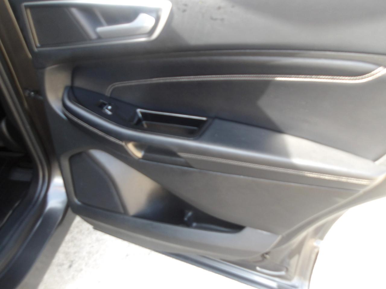 Ford Edge 4dr Titanium FWD 2015