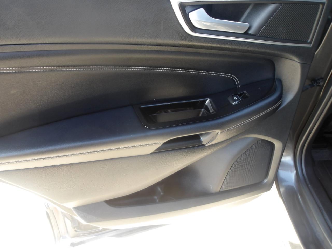 Ford Edge 4dr Titanium FWD 2015