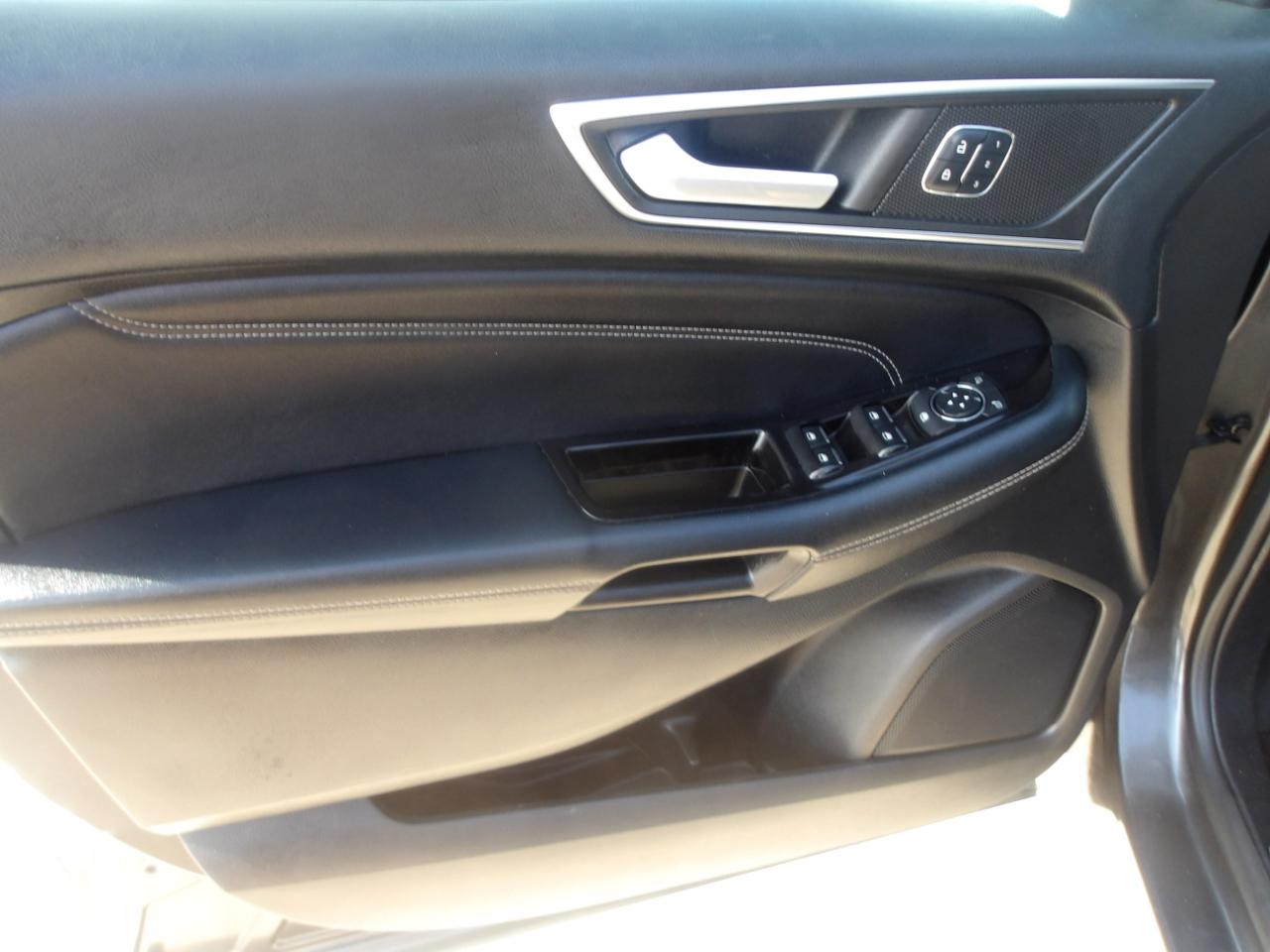 Ford Edge 4dr Titanium FWD 2015