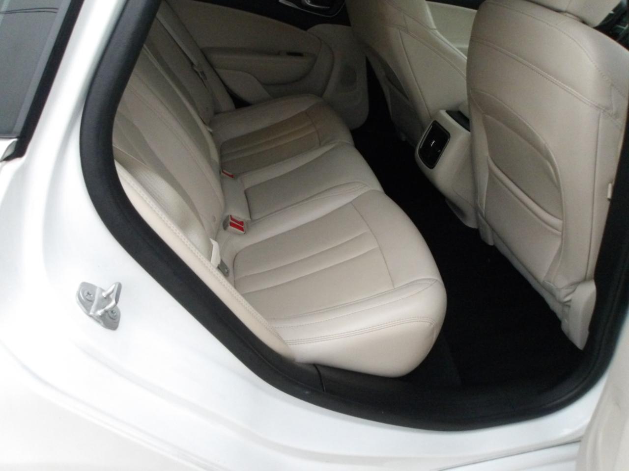Chrysler 200 4dr Sdn C FWD 2015