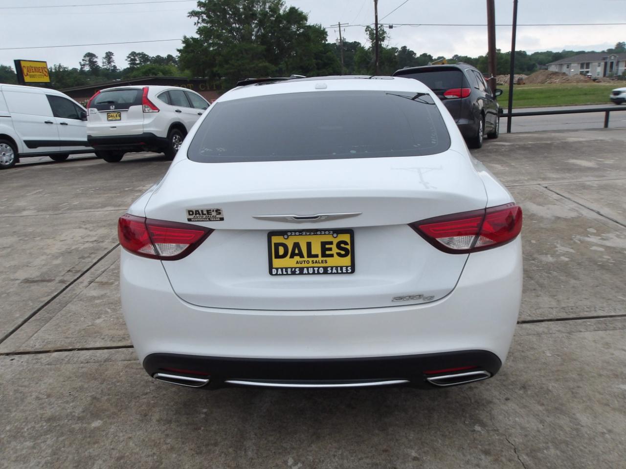 Chrysler 200 4dr Sdn C FWD 2015