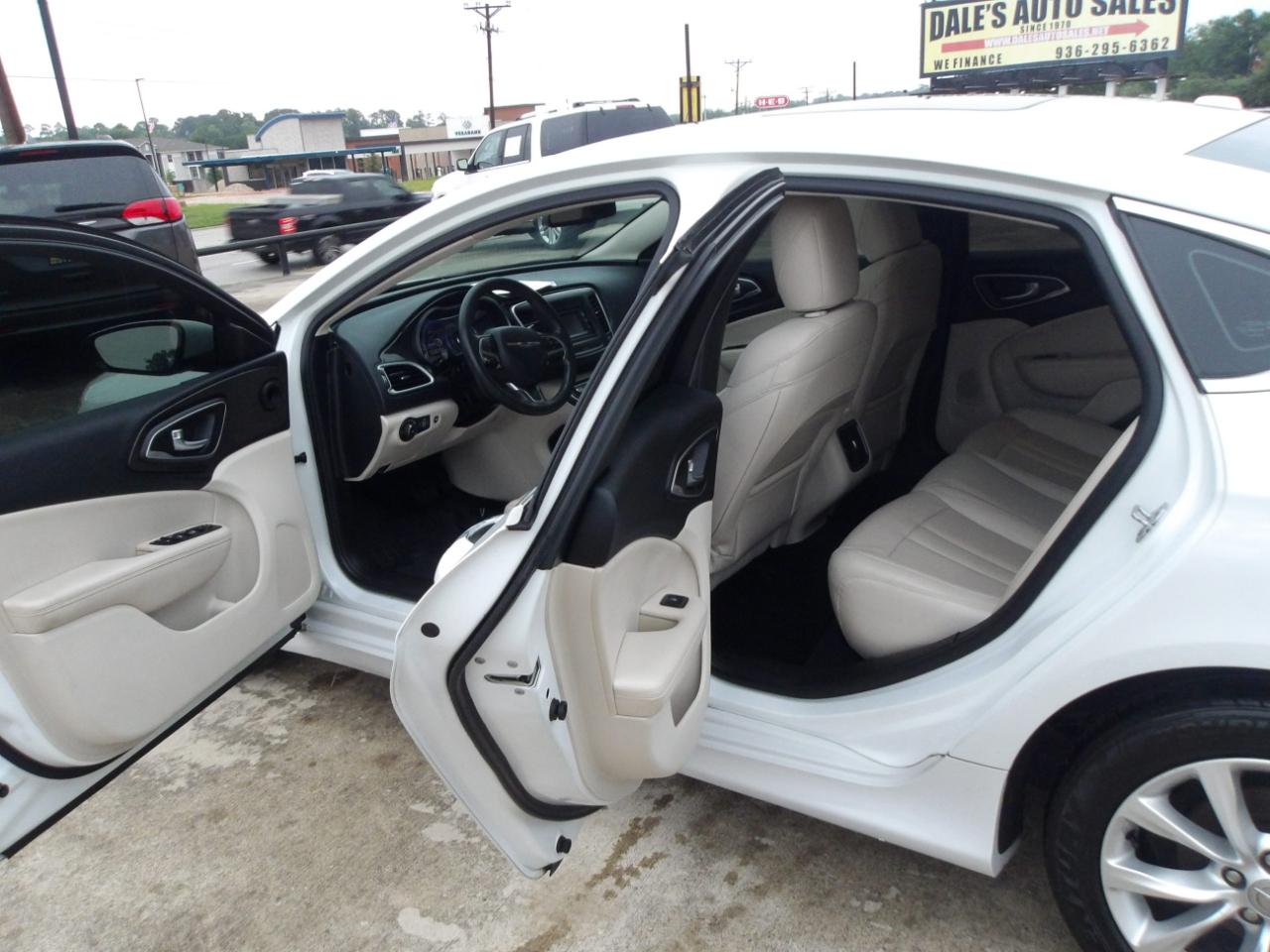 Chrysler 200 4dr Sdn C FWD 2015
