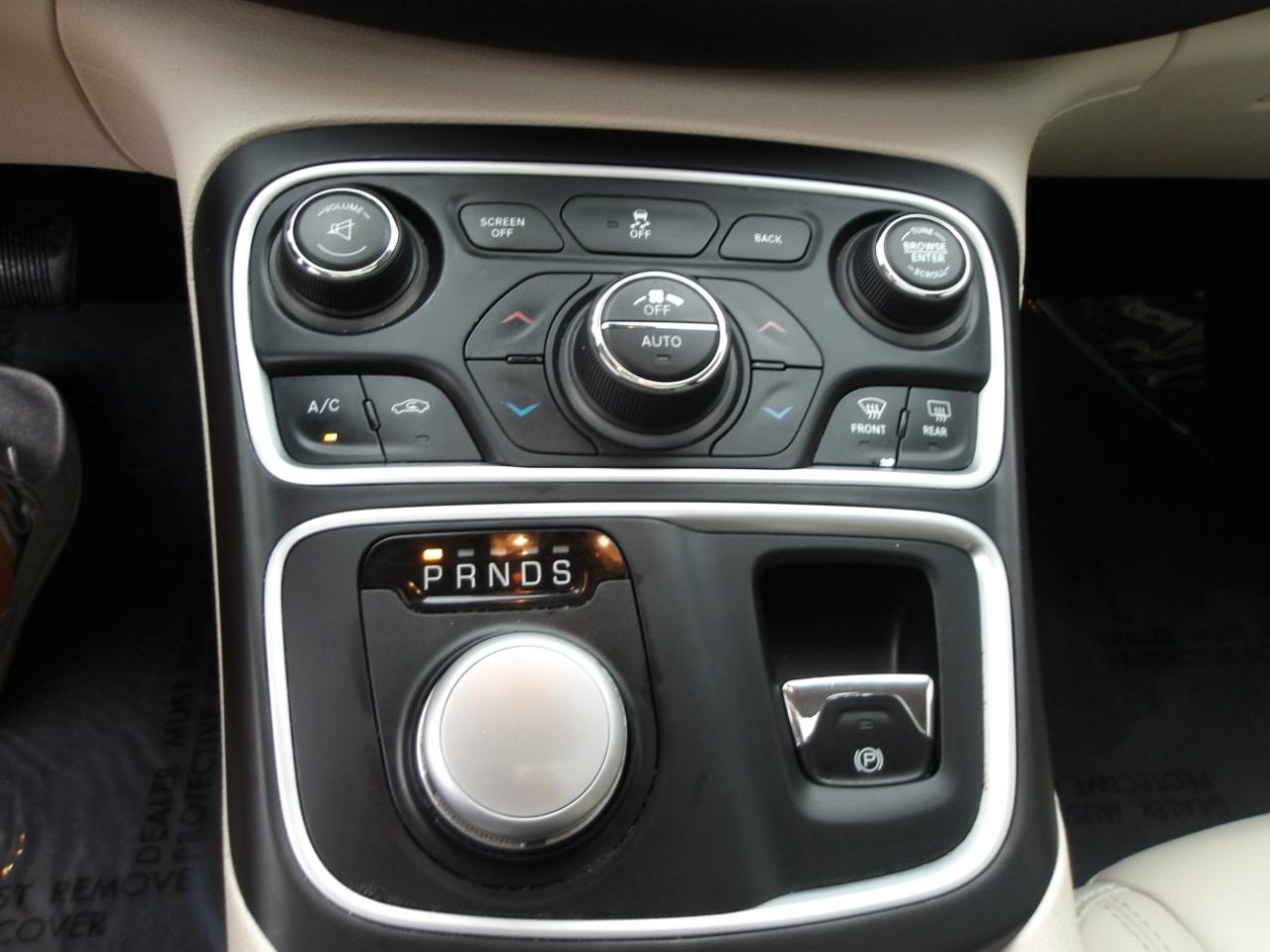 Chrysler 200 4dr Sdn C FWD 2015