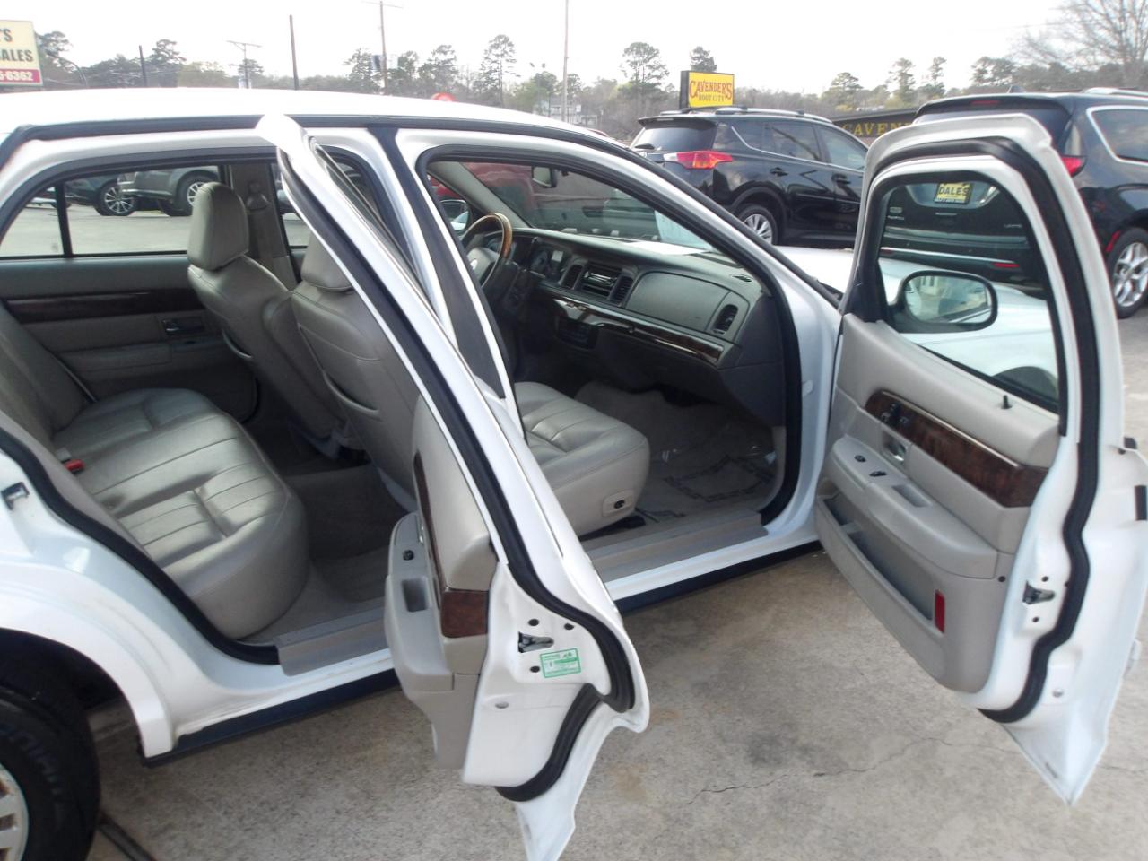 Mercury Grand Marquis 4dr Sdn LS Premium 2006