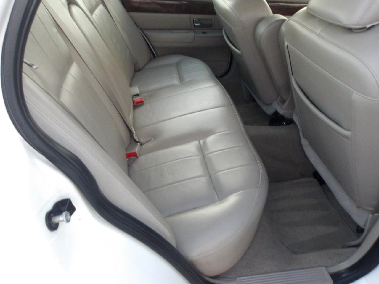 Mercury Grand Marquis 4dr Sdn LS Premium 2006