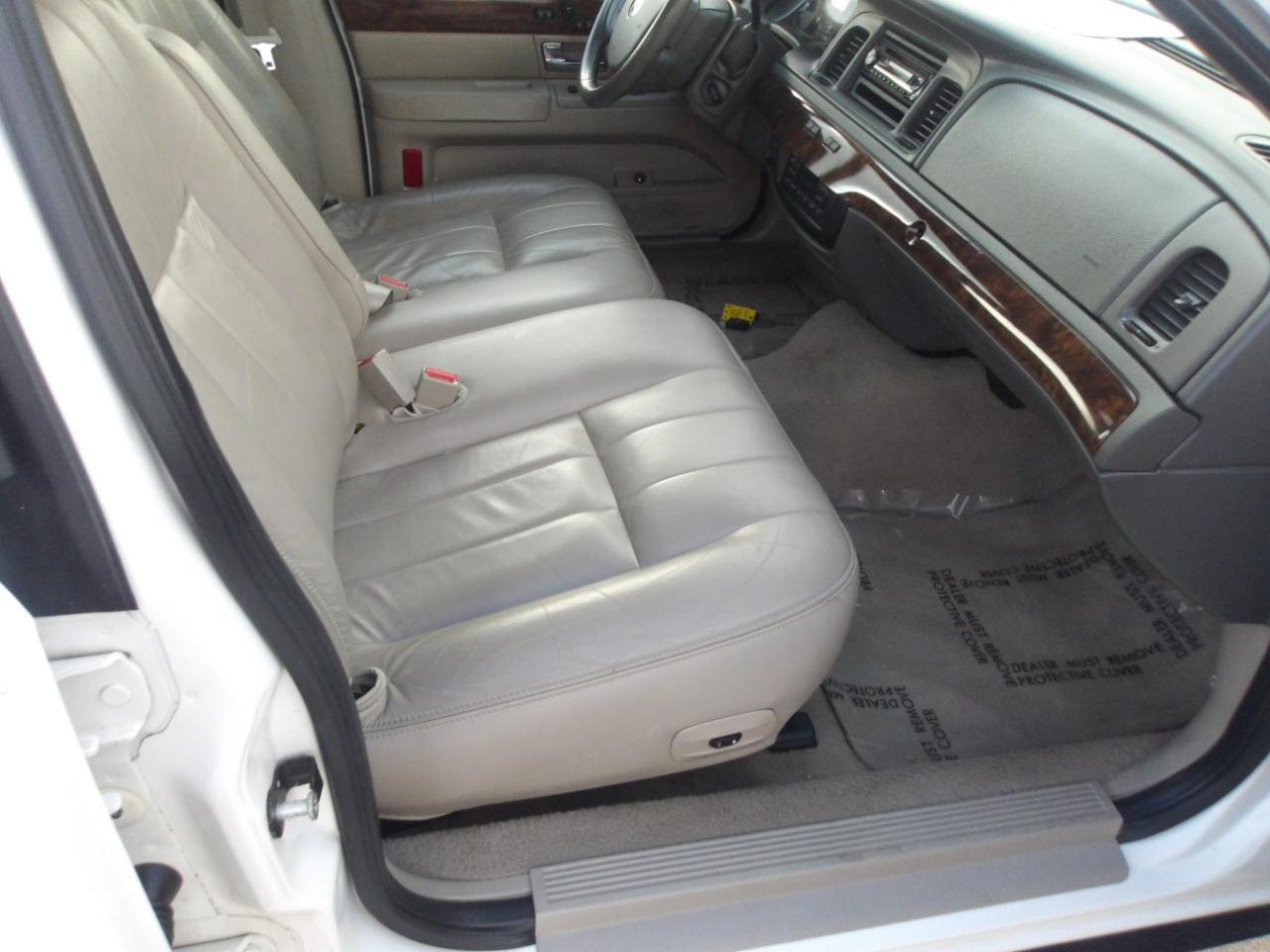 Mercury Grand Marquis 4dr Sdn LS Premium 2006