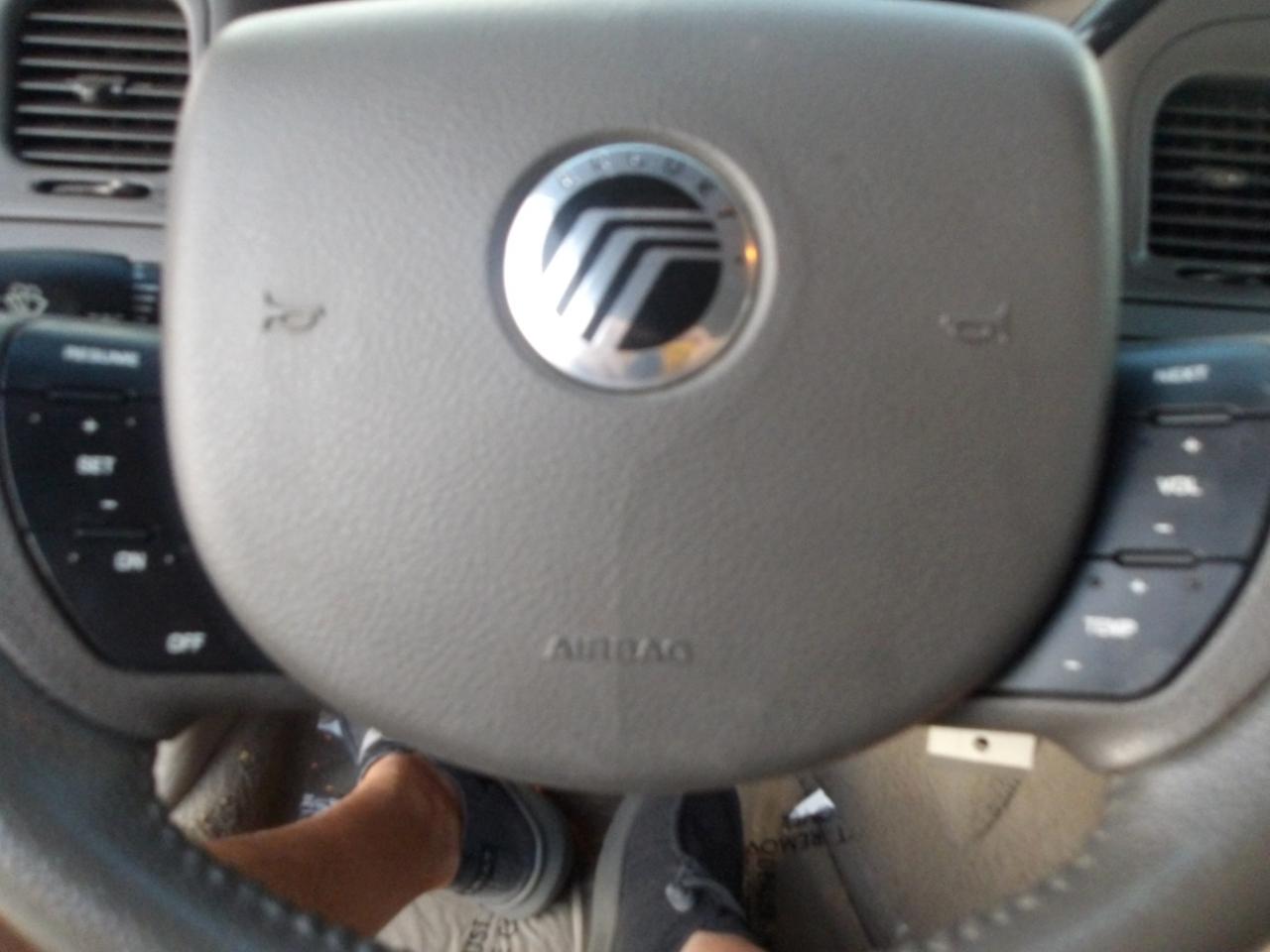 Mercury Grand Marquis 4dr Sdn LS Premium 2006