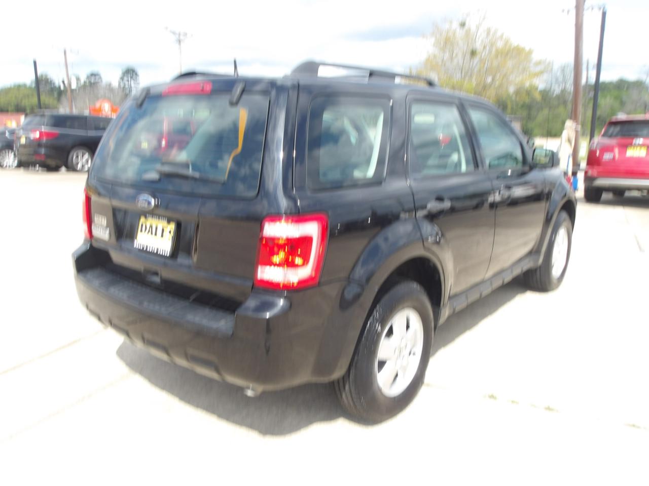 Ford Escape FWD 4dr XLS 2011