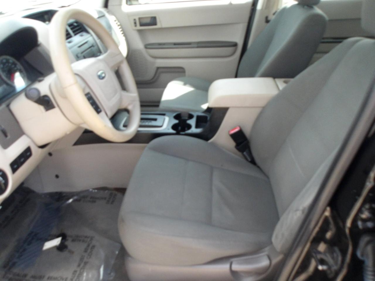 Ford Escape FWD 4dr XLS 2011