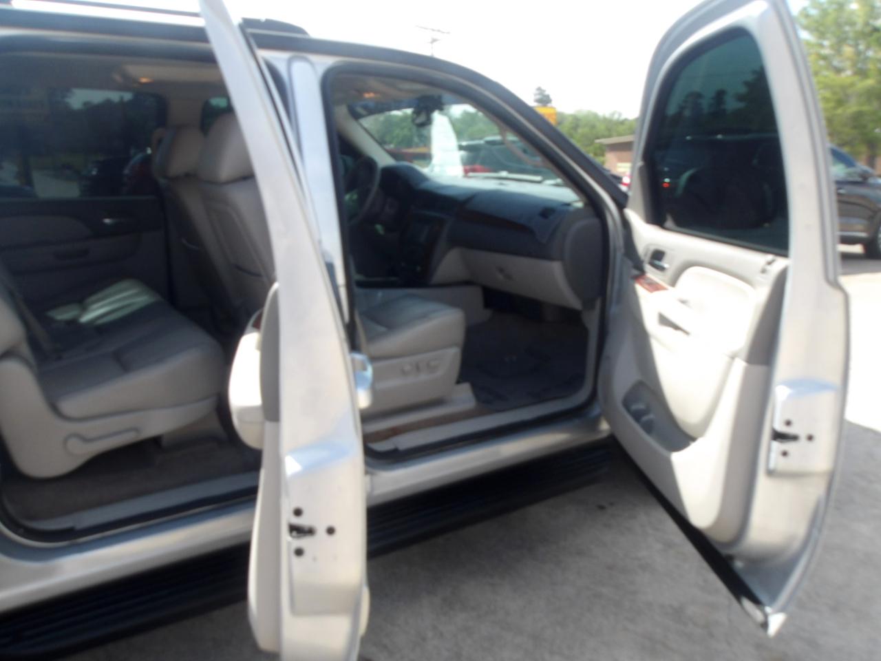 Chevrolet Suburban 2WD 4dr LT 2014