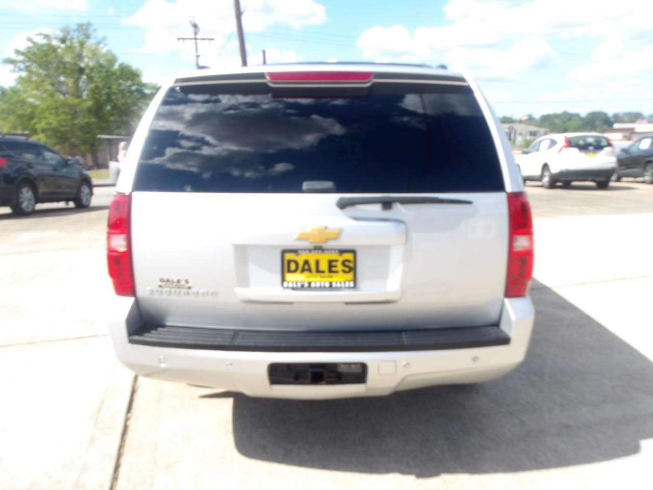 Chevrolet Suburban 2WD 4dr LT 2014