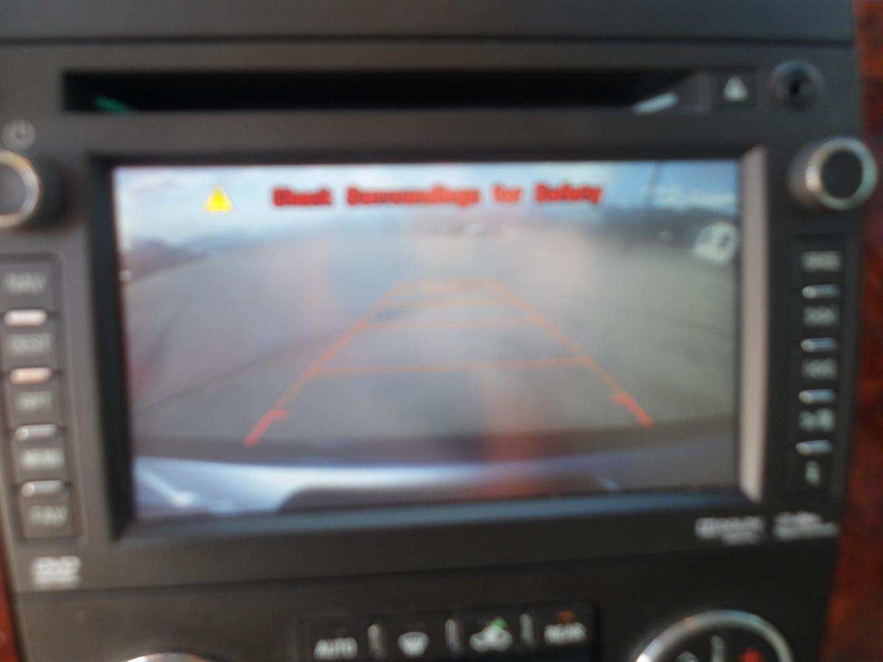 Chevrolet Suburban 2WD 4dr LT 2014