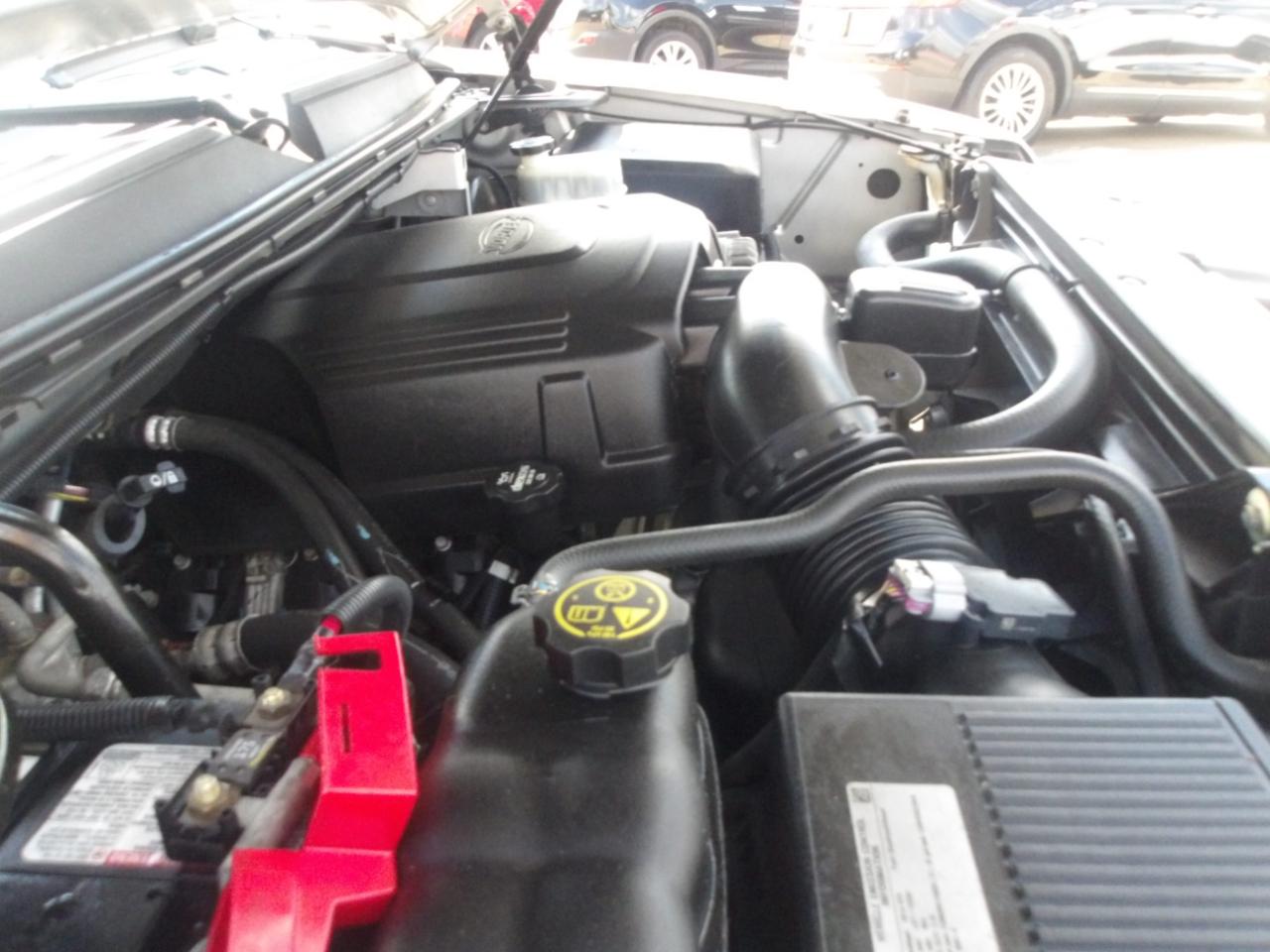 Chevrolet Suburban 2WD 4dr LT 2014