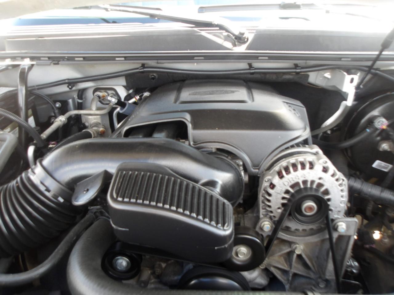 Chevrolet Suburban 2WD 4dr LT 2014