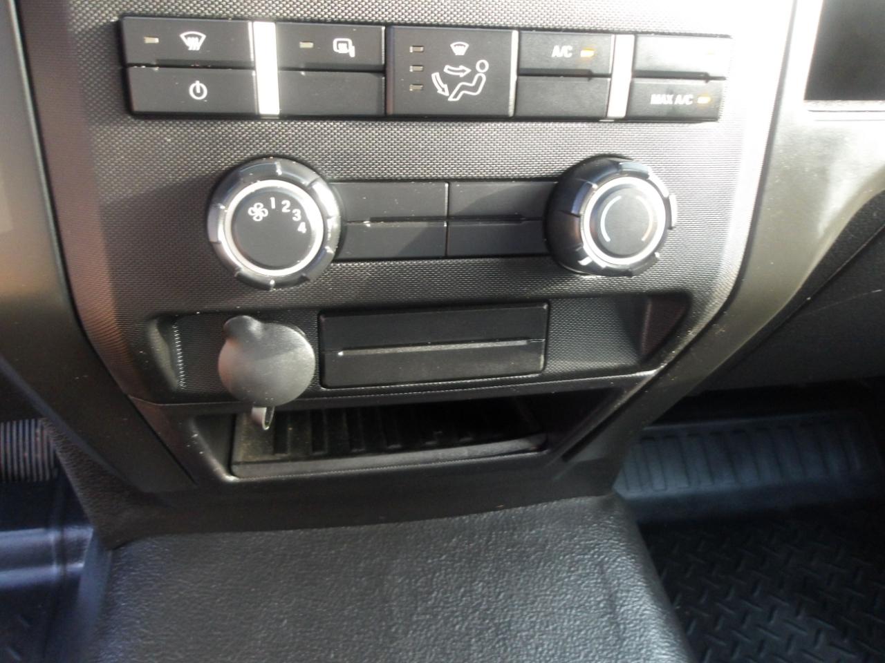 Ford F-150 4WD SuperCab 145" XL 2014