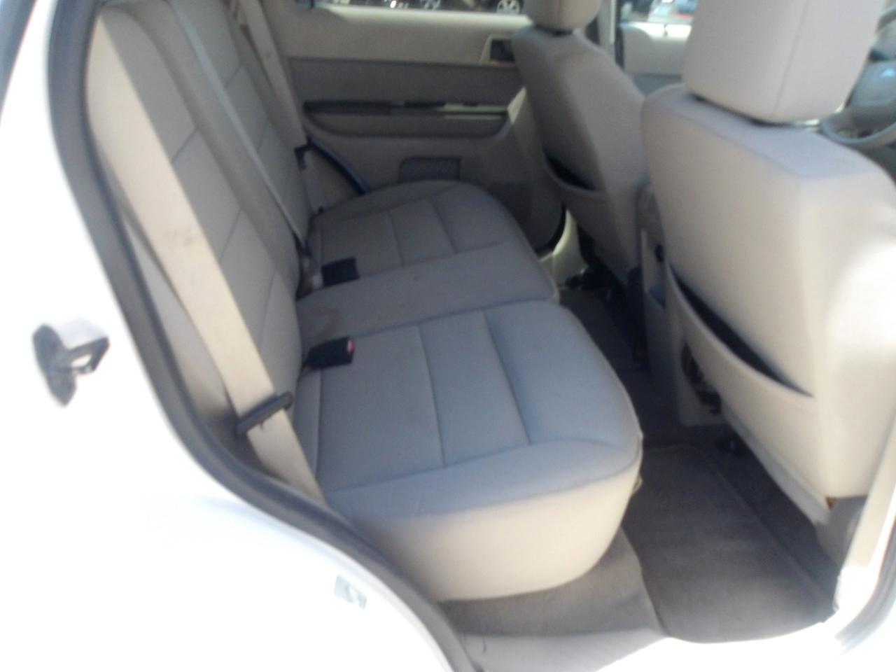 Ford Escape FWD 4dr XLT 2010