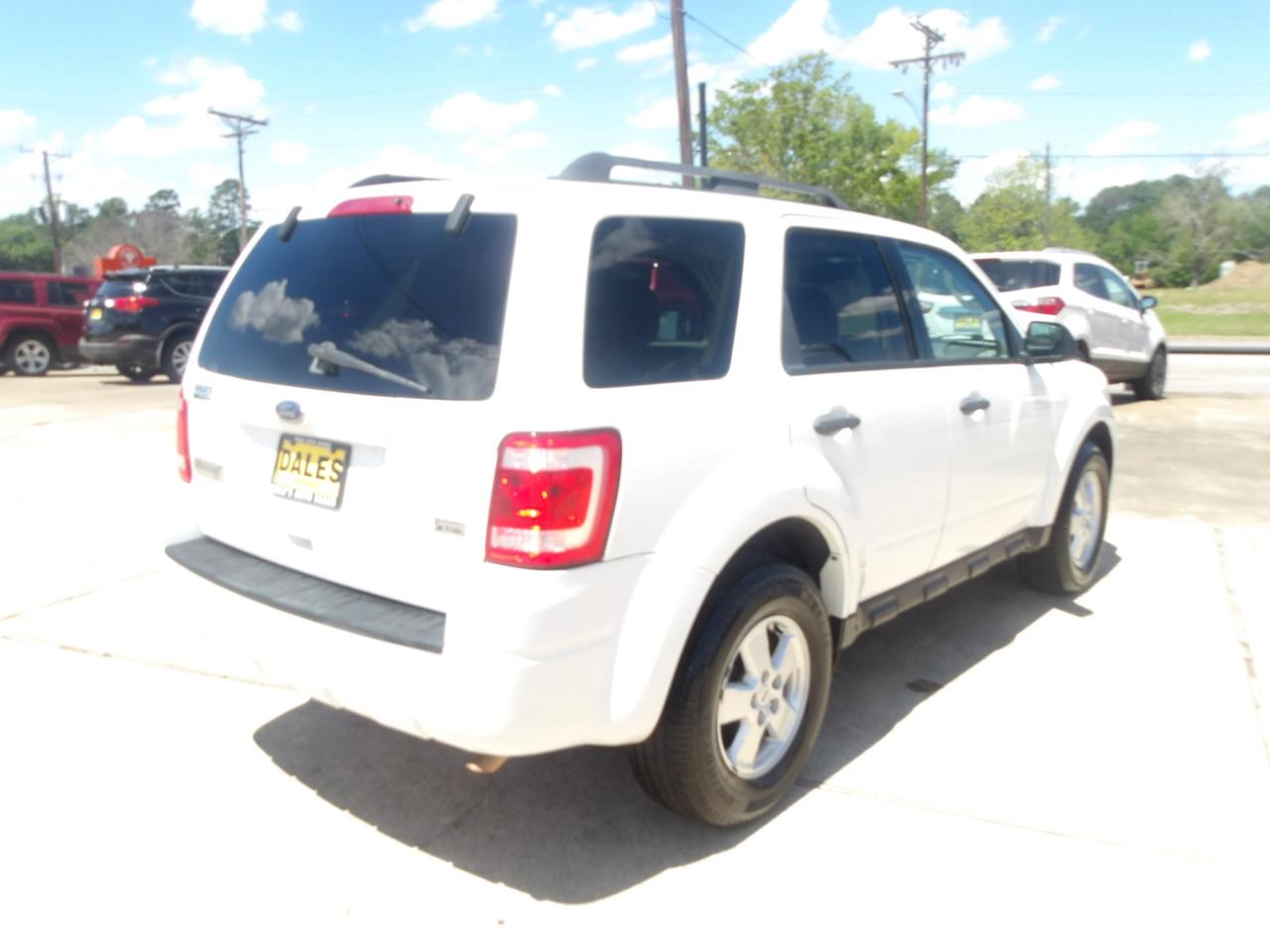 Ford Escape FWD 4dr XLT 2010