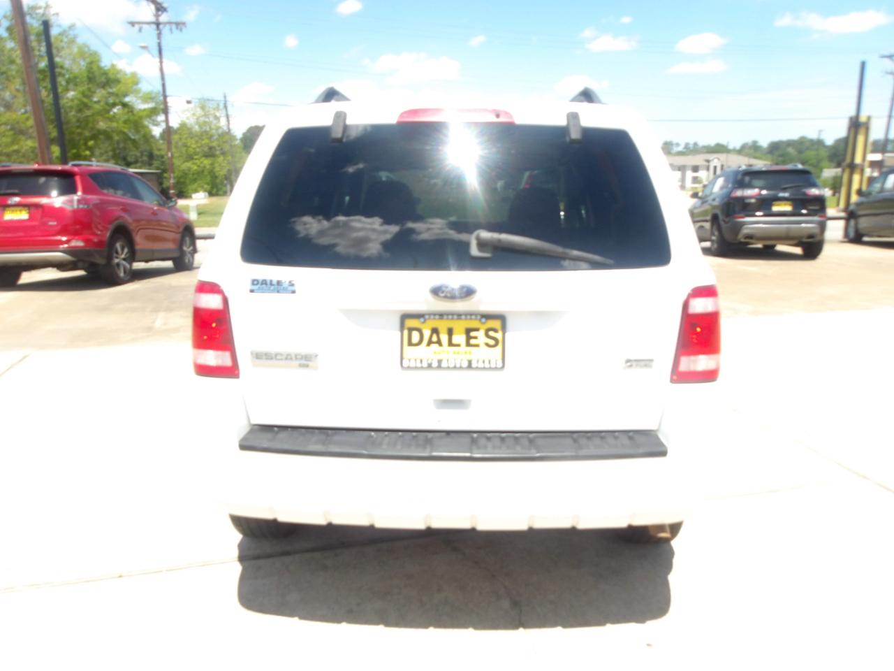 Ford Escape FWD 4dr XLT 2010