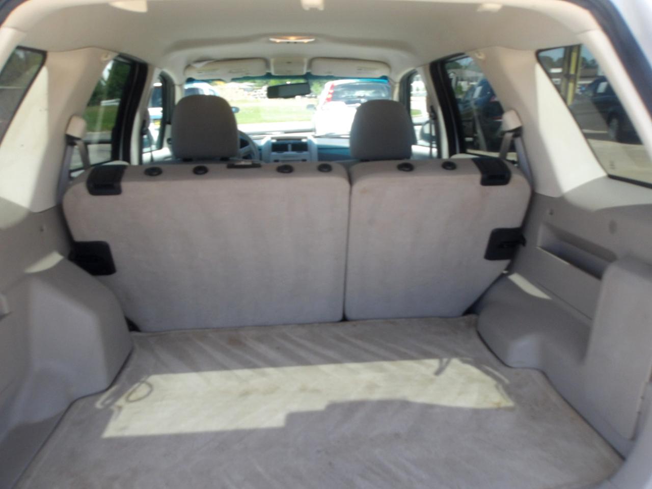 Ford Escape FWD 4dr XLT 2010