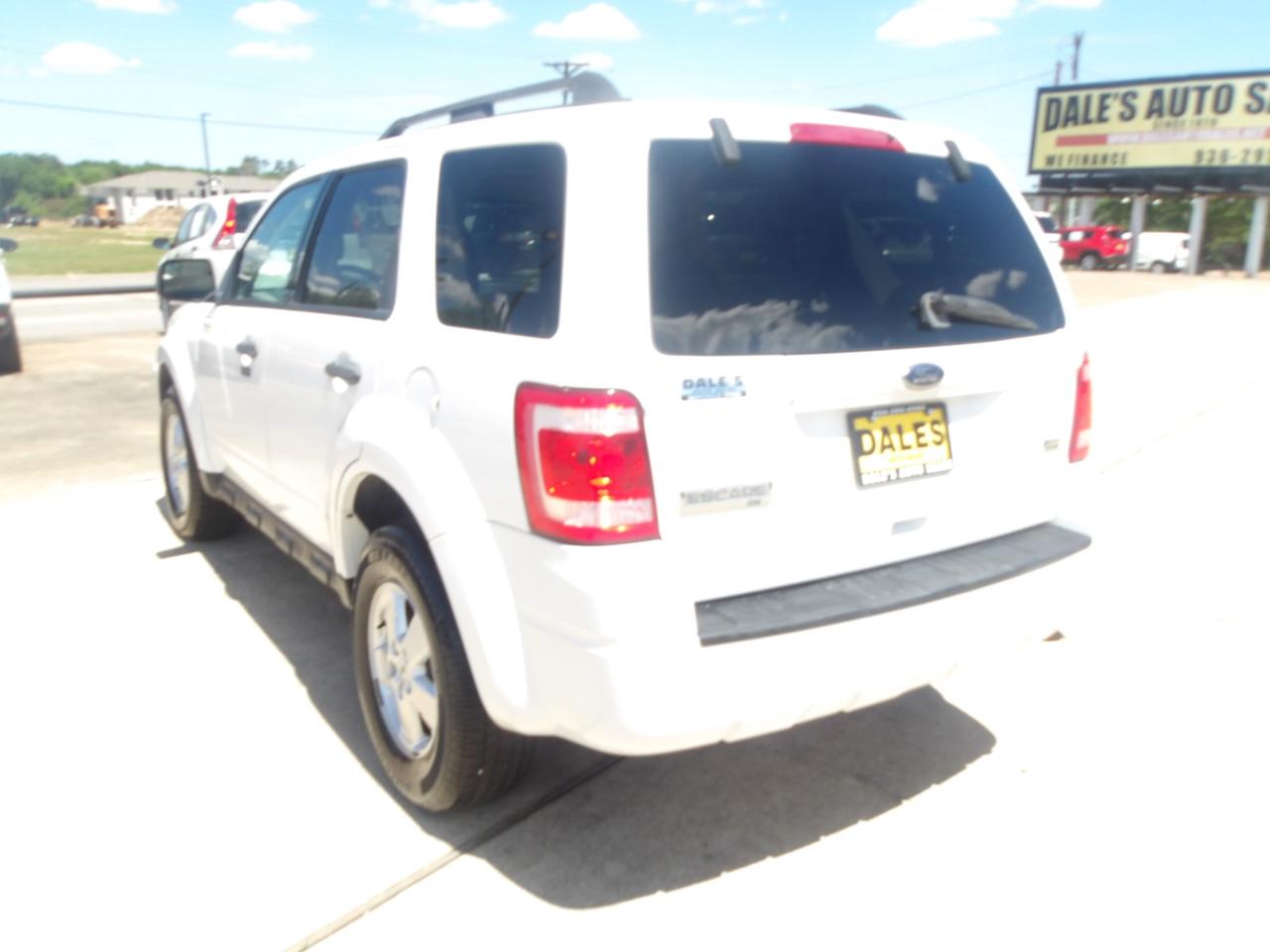 Ford Escape FWD 4dr XLT 2010