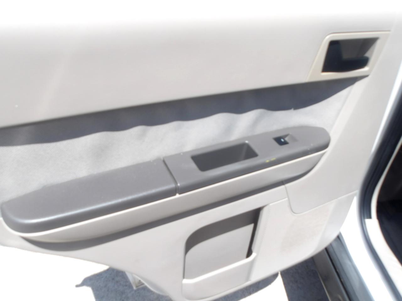 Ford Escape FWD 4dr XLT 2010