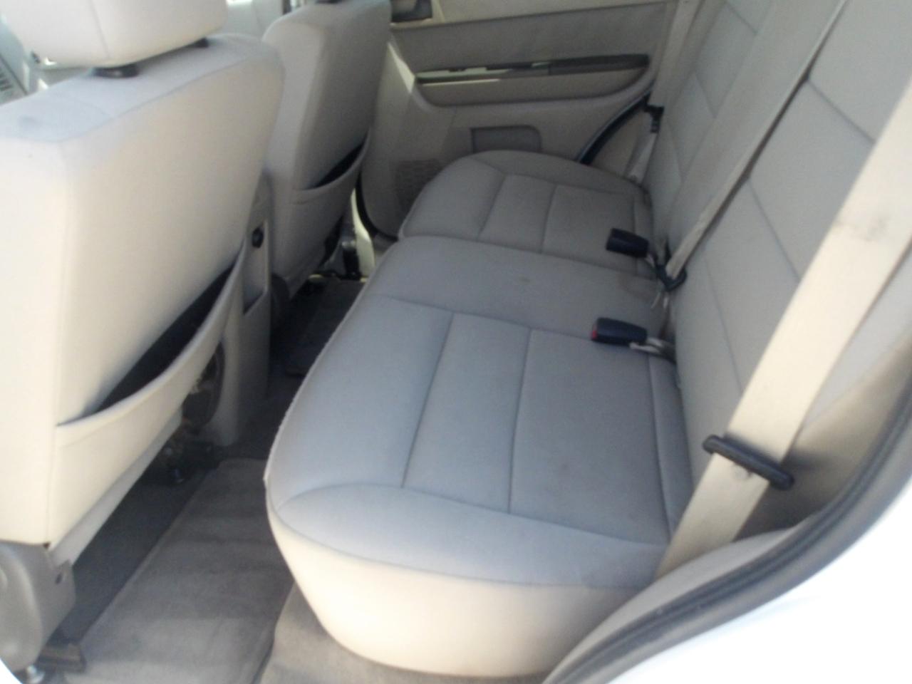 Ford Escape FWD 4dr XLT 2010