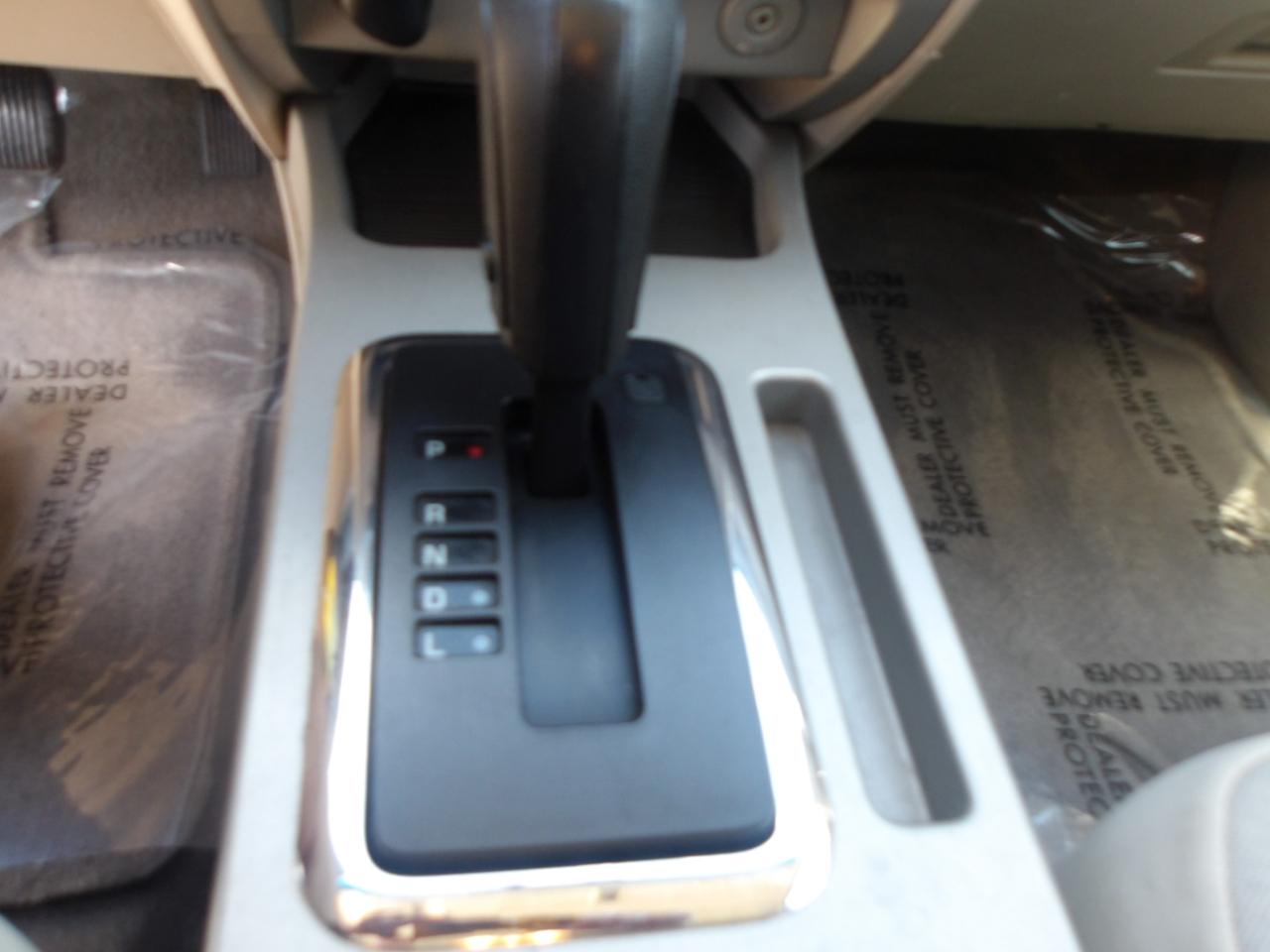 Ford Escape FWD 4dr XLT 2010