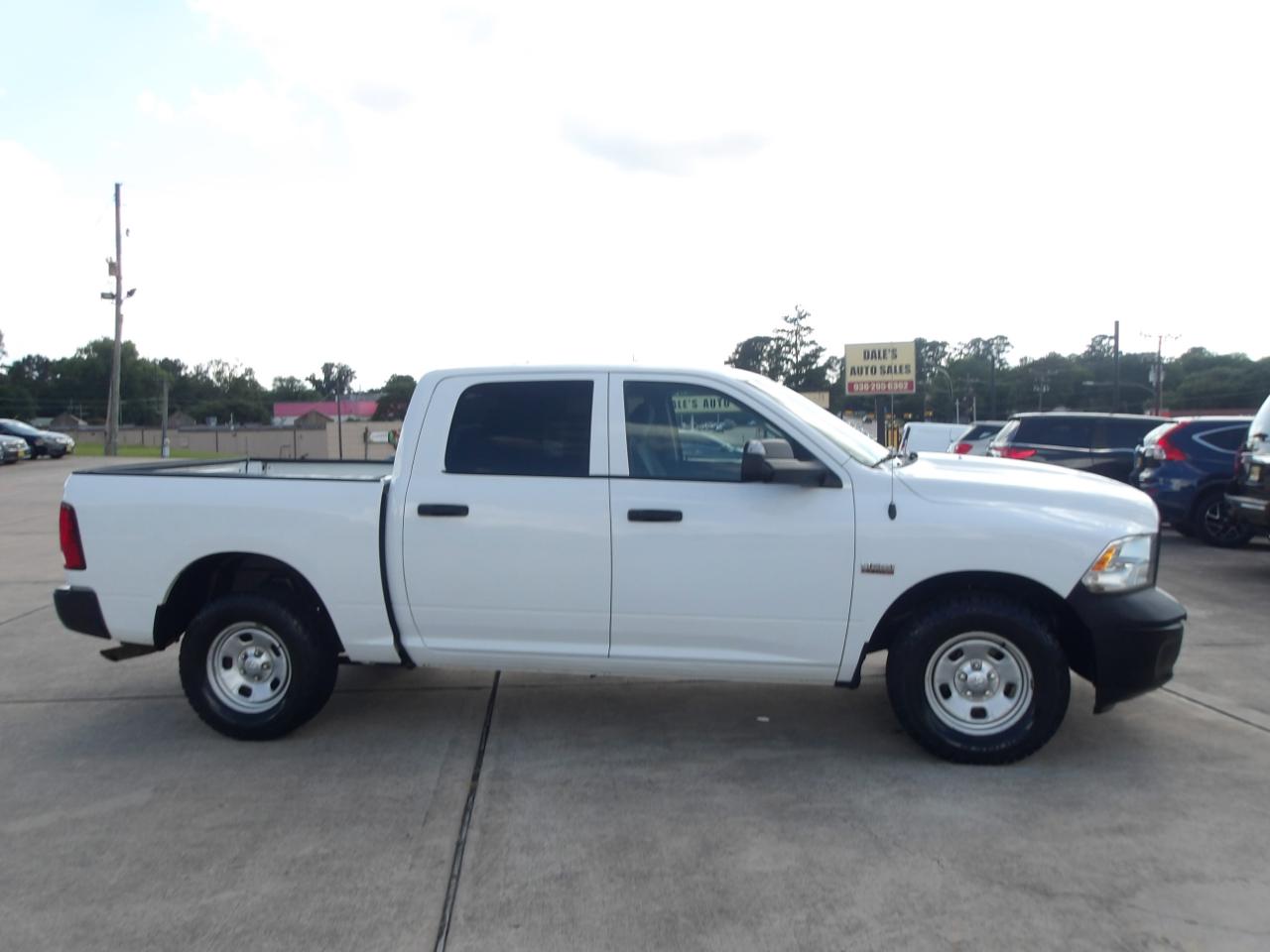 RAM 1500 4WD Crew Cab 140.5" Tradesman 2016