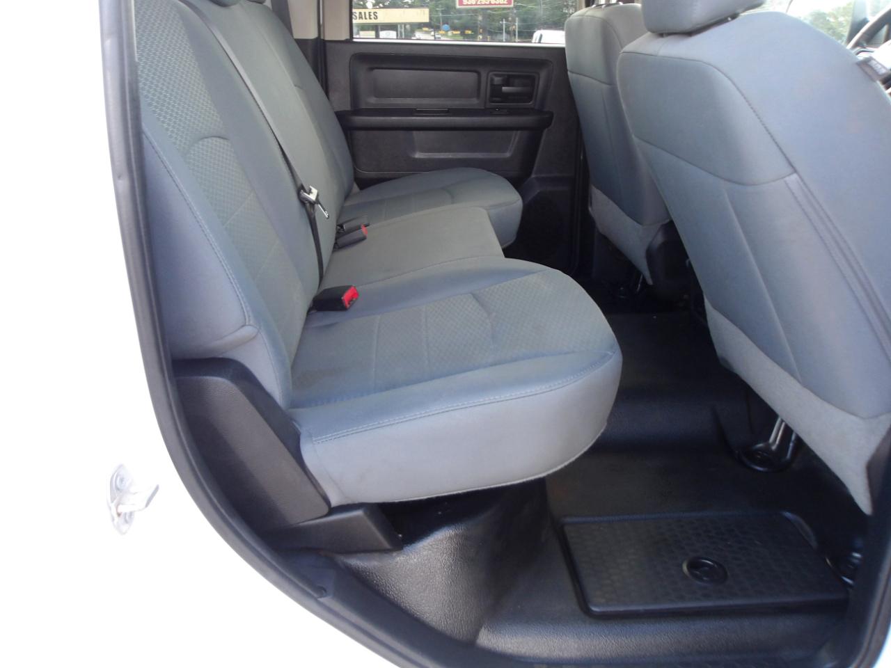 RAM 1500 4WD Crew Cab 140.5" Tradesman 2016