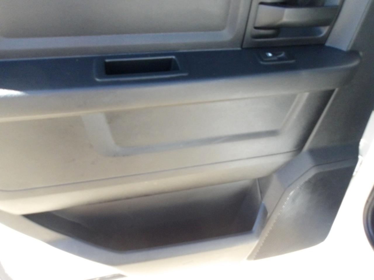 RAM 1500 4WD Crew Cab 140.5" Tradesman 2016
