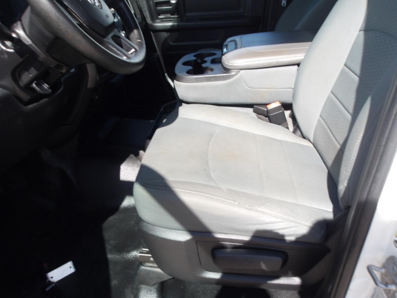 RAM 1500 4WD Crew Cab 140.5" Tradesman 2016
