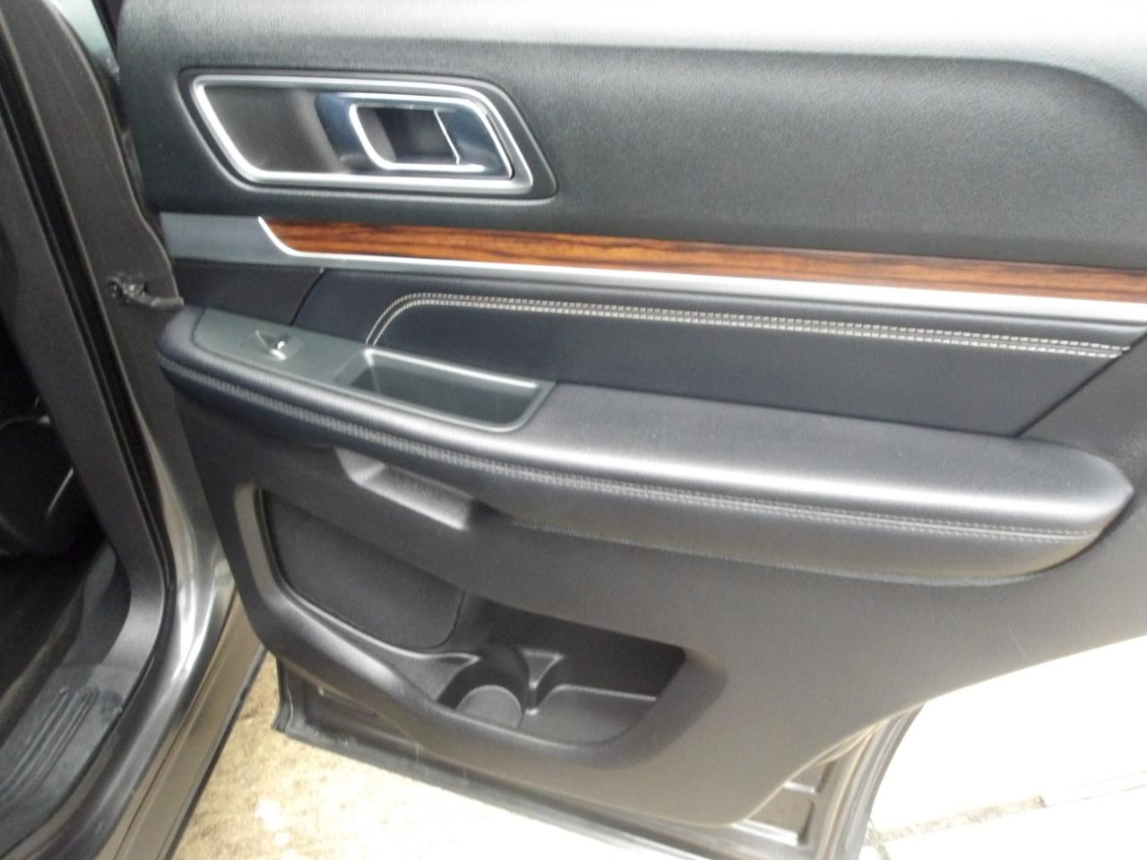 Ford Explorer Limited FWD 2017