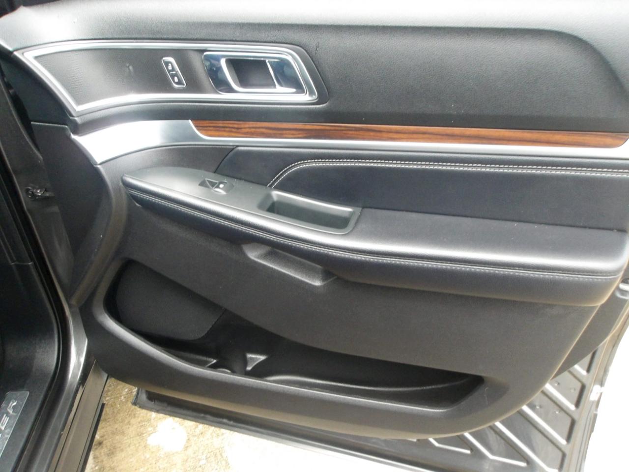 Ford Explorer Limited FWD 2017