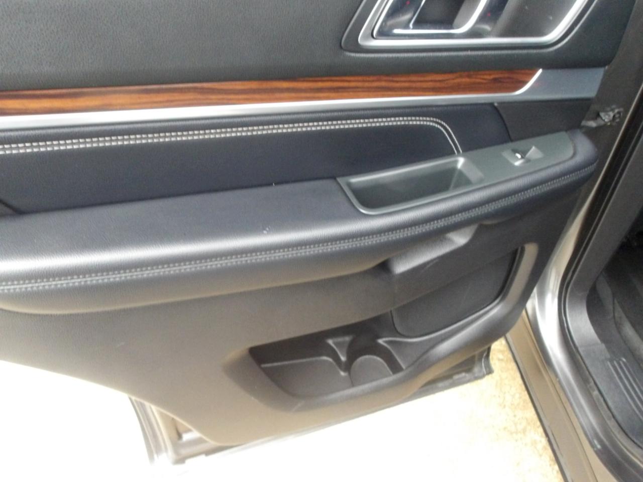 Ford Explorer Limited FWD 2017