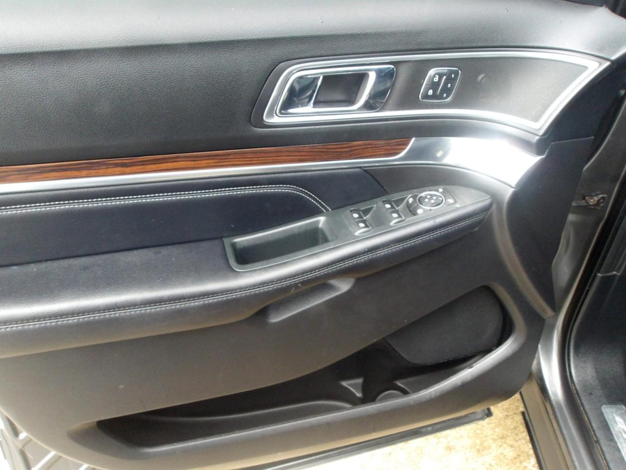 Ford Explorer Limited FWD 2017