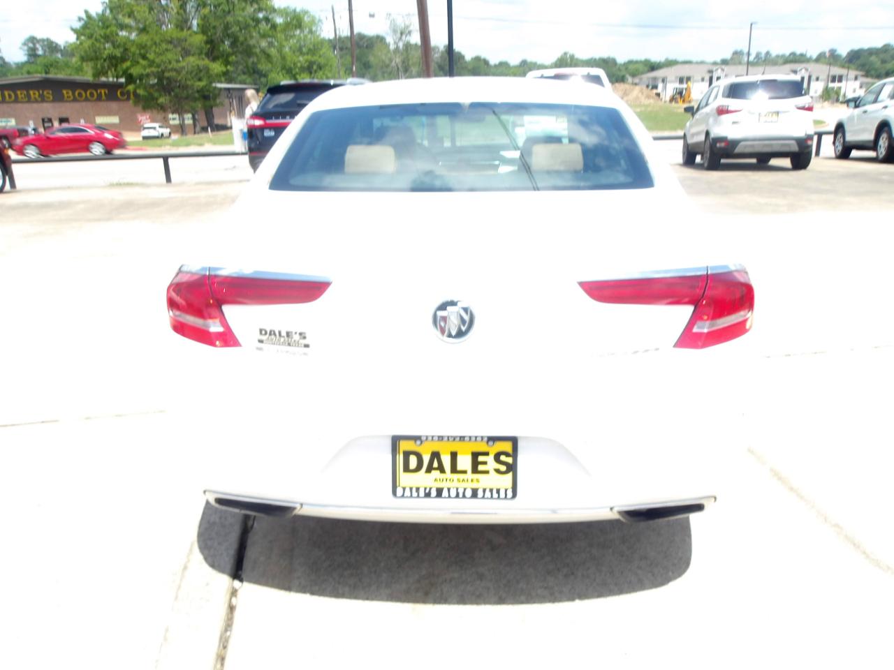 Buick LaCrosse 4dr Sdn Essence FWD 2017