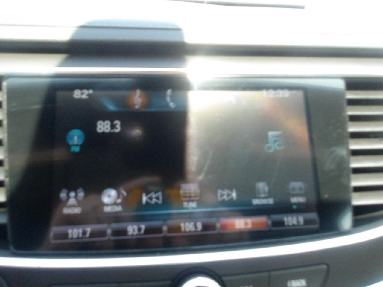 Buick LaCrosse 4dr Sdn Essence FWD 2017