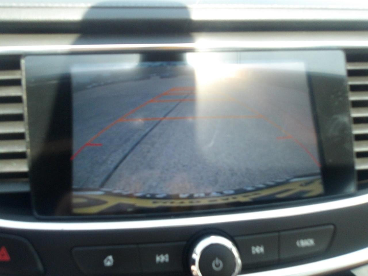 Buick LaCrosse 4dr Sdn Essence FWD 2017