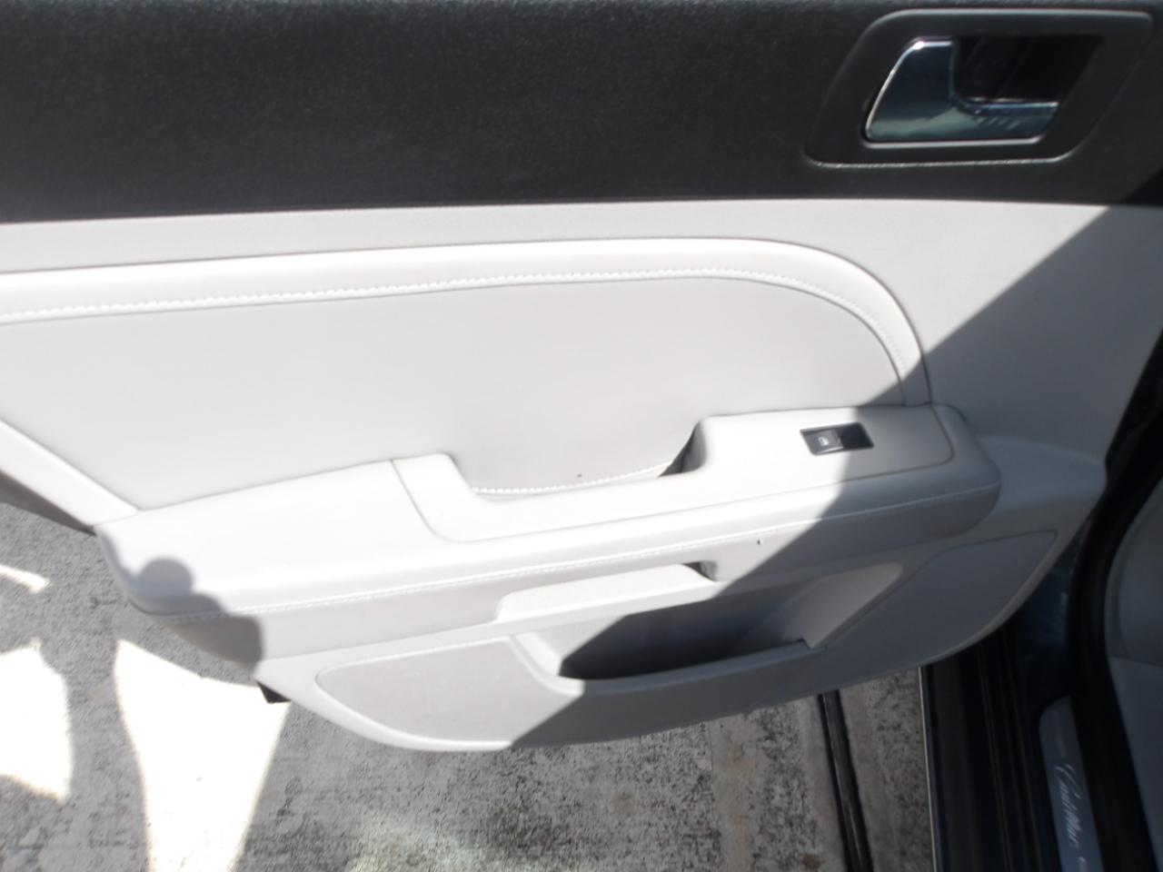 Cadillac STS 4dr Sdn V6 RWD w/1SA 2009