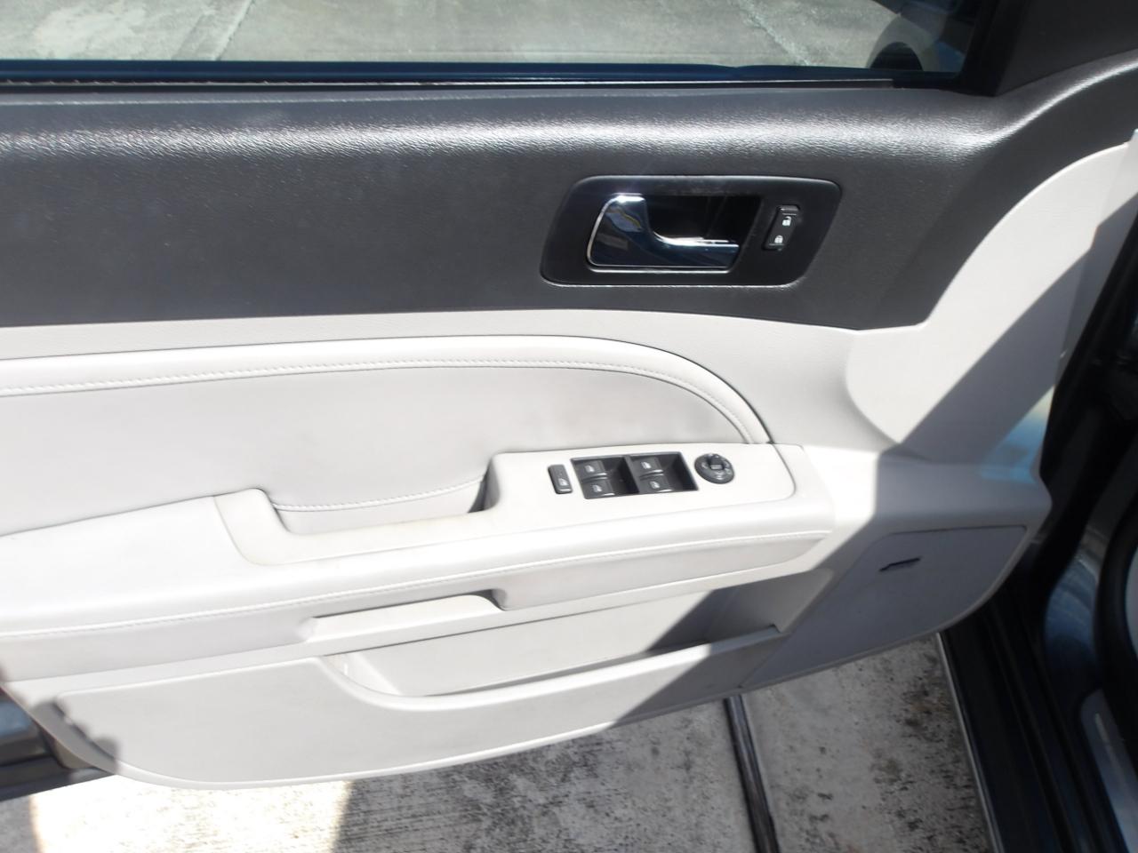 Cadillac STS 4dr Sdn V6 RWD w/1SA 2009