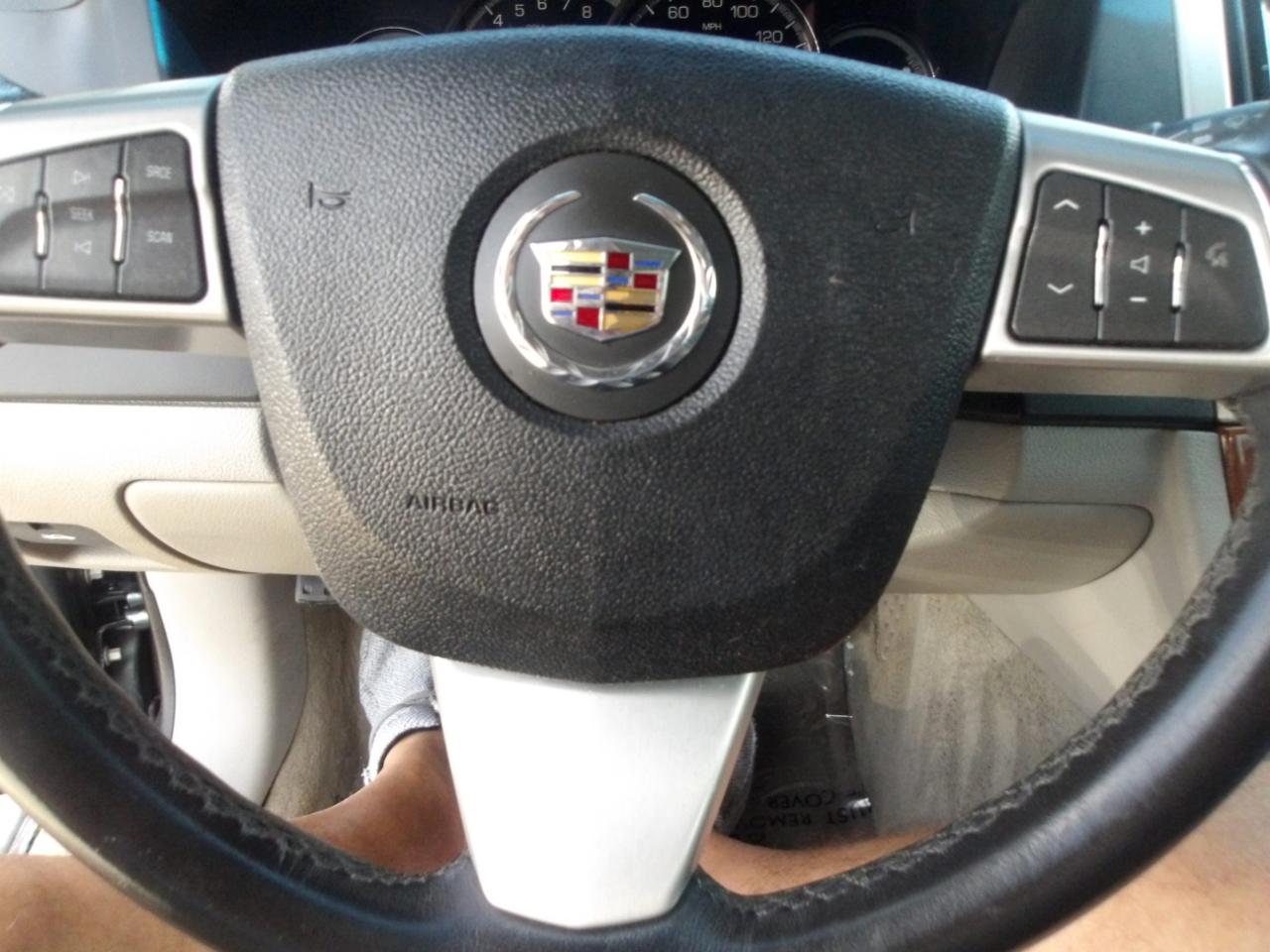 Cadillac STS 4dr Sdn V6 RWD w/1SA 2009