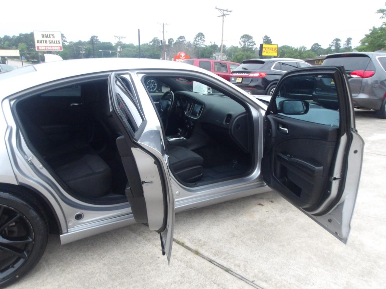 Dodge Charger 4dr Sdn SXT RWD 2016