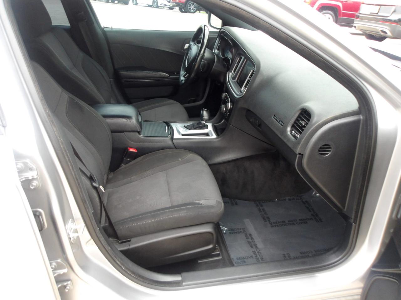 Dodge Charger 4dr Sdn SXT RWD 2016