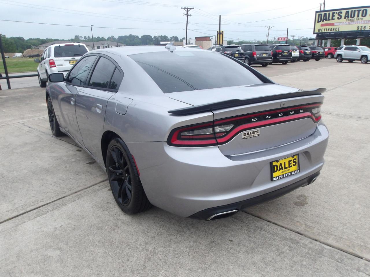 Dodge Charger 4dr Sdn SXT RWD 2016