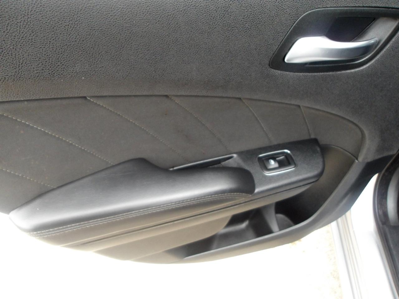 Dodge Charger 4dr Sdn SXT RWD 2016