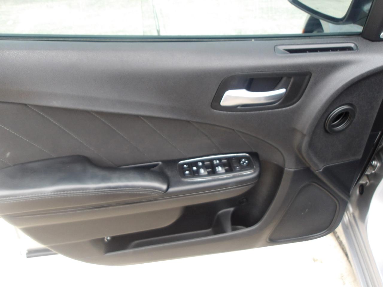 Dodge Charger 4dr Sdn SXT RWD 2016